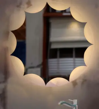Star-Shaped Olmas LED Round Mirror - Dimmable 3-Light Design