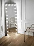 hollywood vanity mirror with light